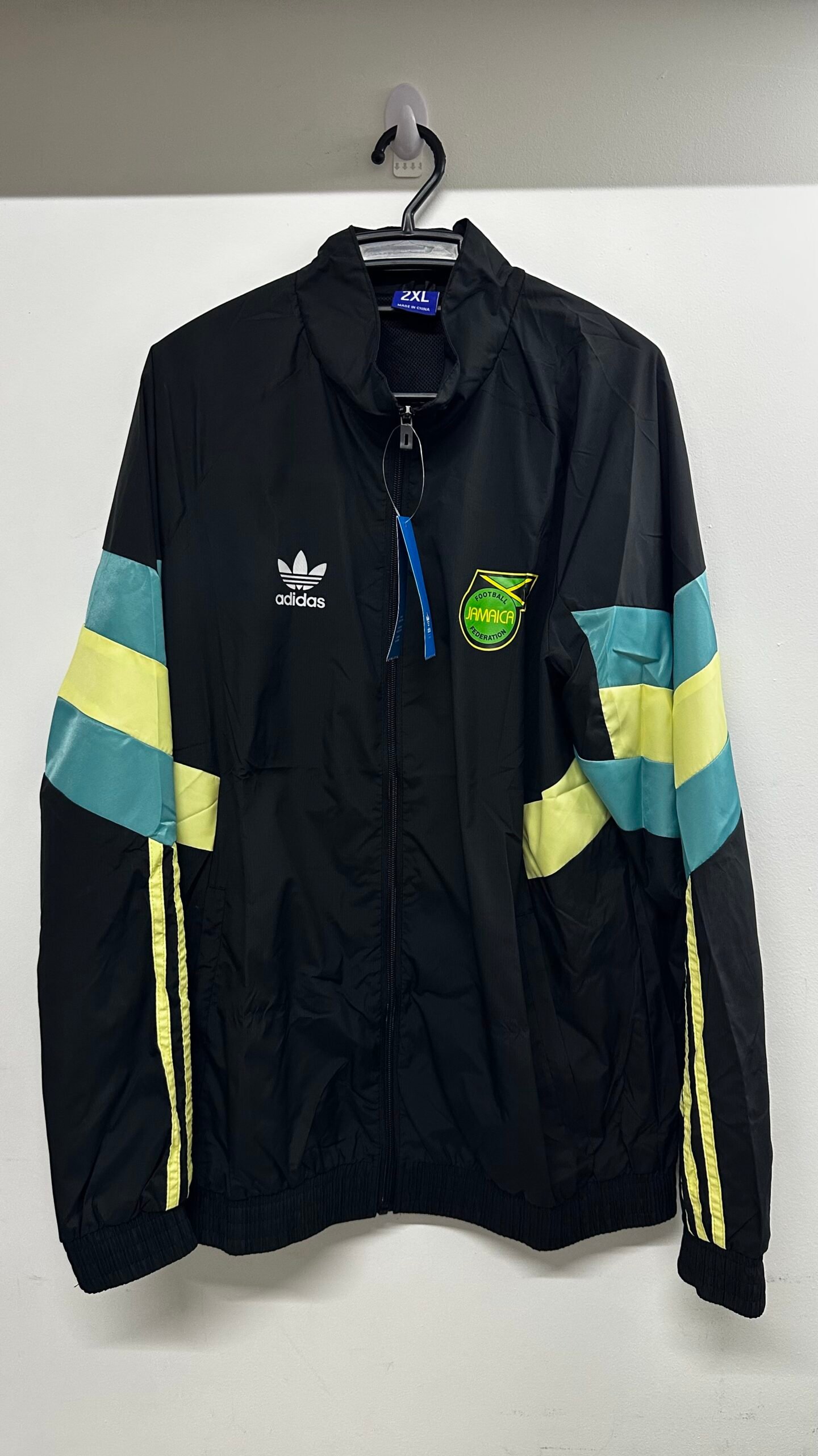 Campera Rompevientos Adidas Originals JAMAICA - Imagen 2